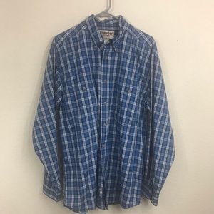 Men’s Large Wrangler Button-up shirt.